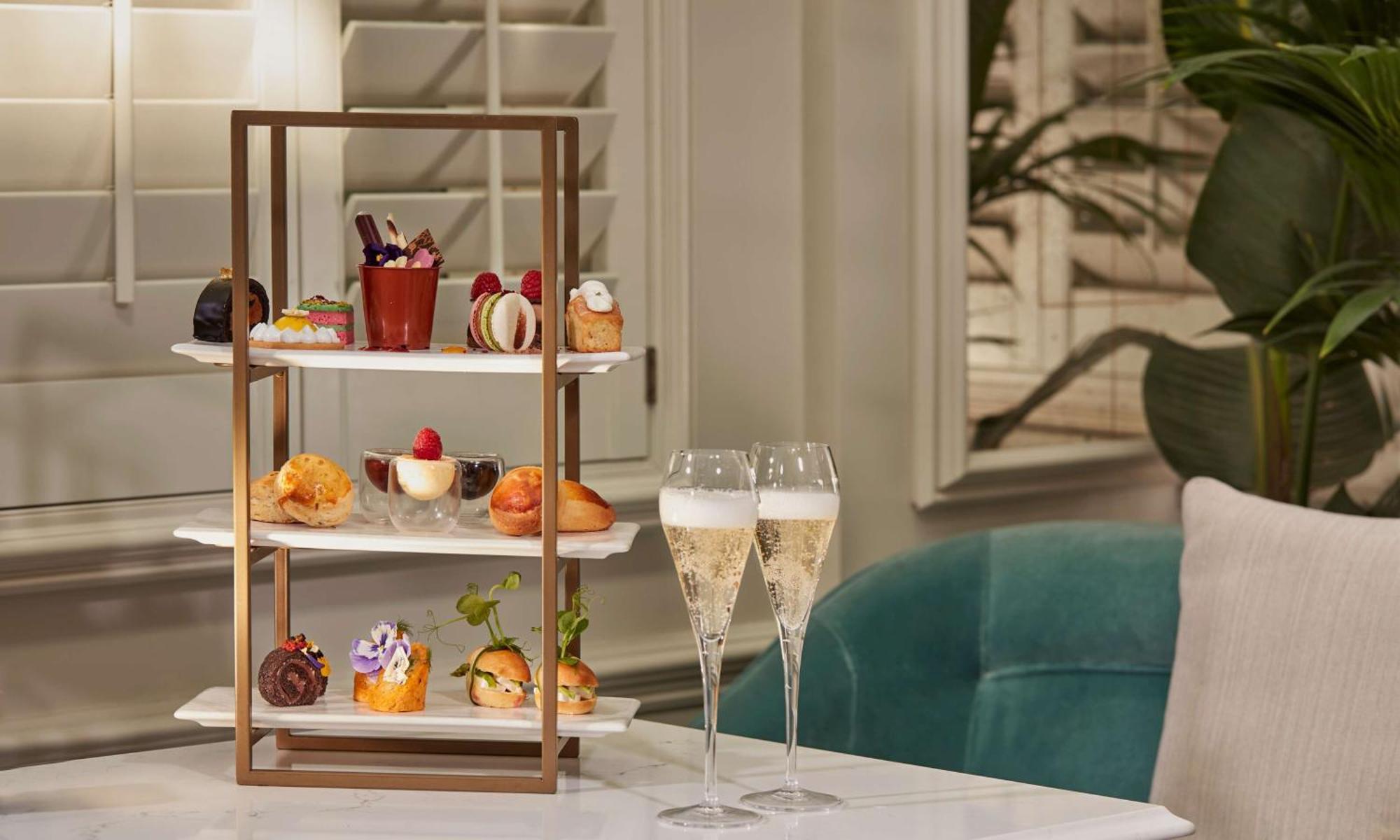 100 Queen'S Gate Hotel London, Curio Collection By Hilton Eksteriør billede Afternoon tea at The Ivy, St John's Wood